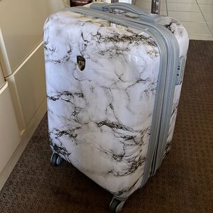 21 inch HEYS marble hard shell carry on!